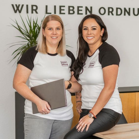 Ordnungexpertinnen Sandra und Melanie – Partnerin im ORGNATIC® Netzwerk für Ordnungssysteme